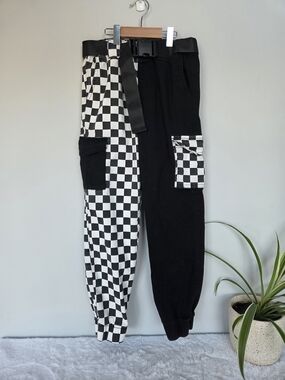 Black & White Checker Cargo Joggers - Kids Sweatpants